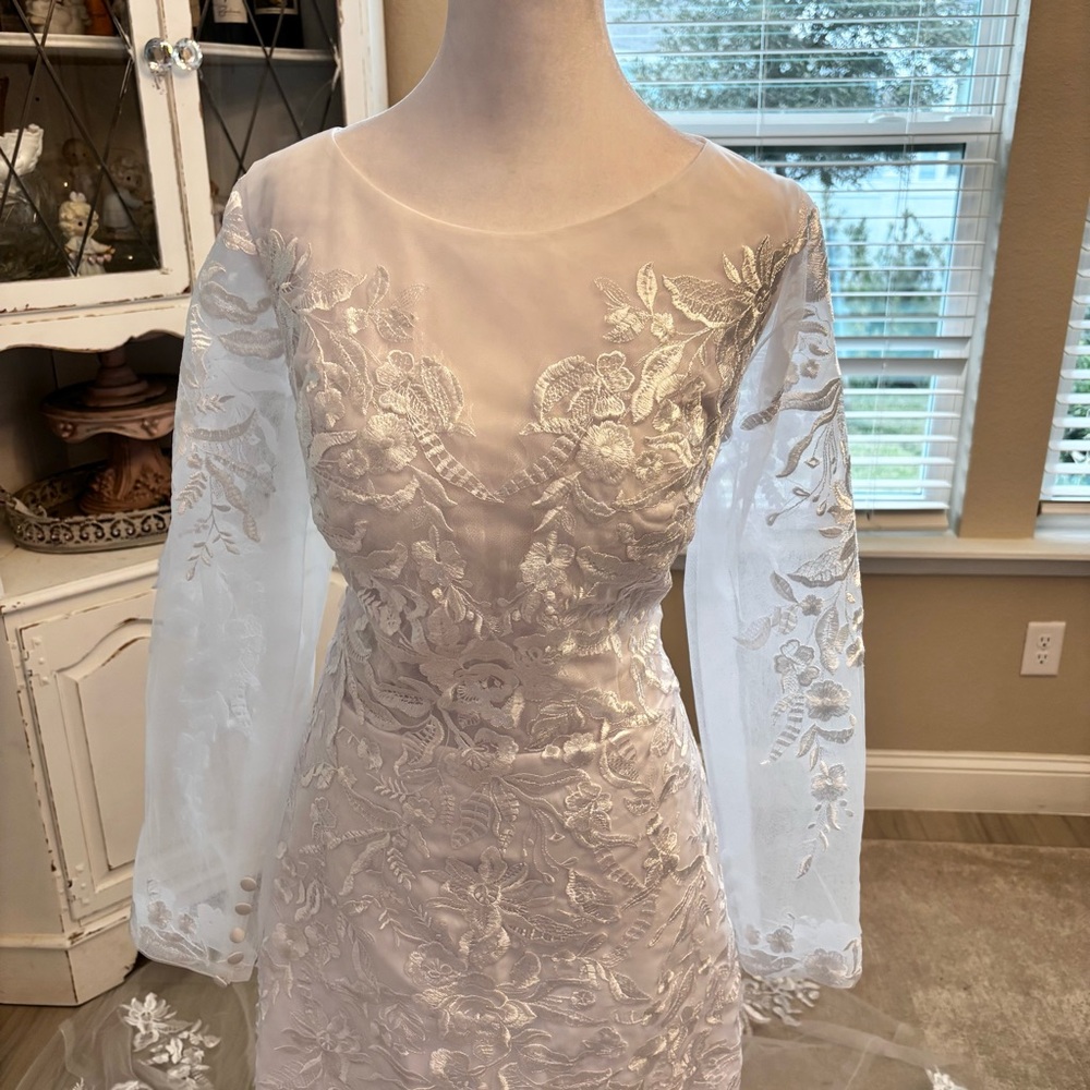 NEW Elegant White Wedding Dress with Appliques NWT Size L/14 - Picture 3 of 14